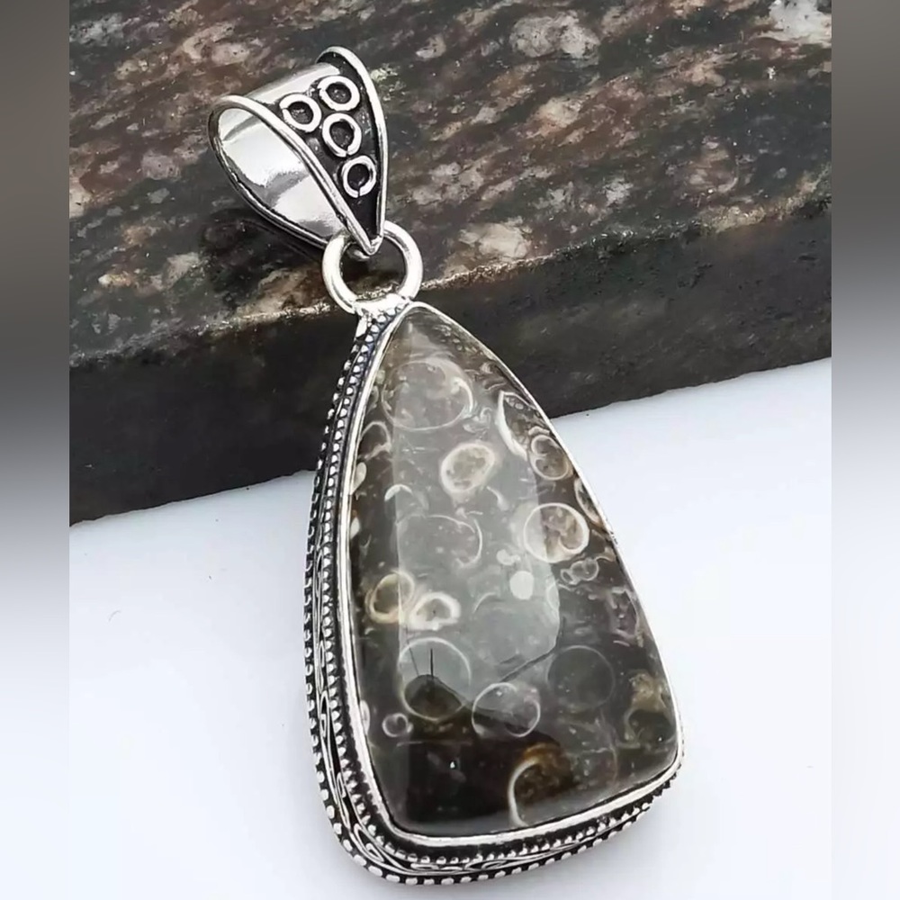 TURTELLA JASPER PENDANT